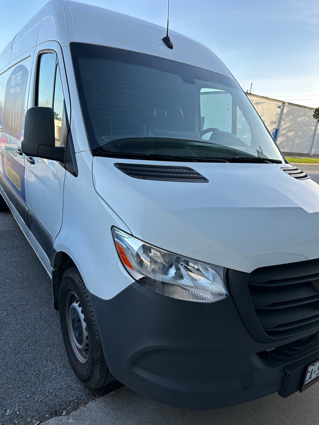  Mercedes-Benz sprinter in Cars & Trucks in Markham / York Region