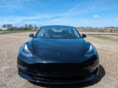 Tesla model 3 AWD extended rang 2022