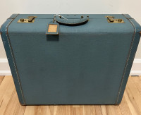  Valise vintage suitcase 18” x 8” x 22”