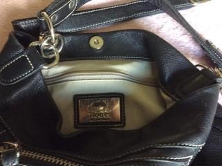 Very Special ROOTS purse! in Women's - Bags & Wallets in Petawawa - Image 2