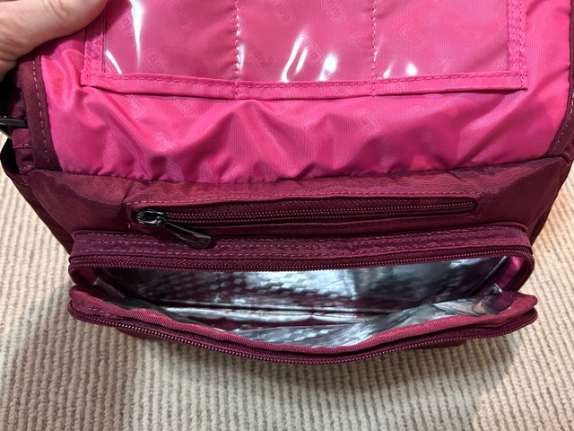Lug purse and wallet in Women's - Bags & Wallets in Oakville / Halton Region - Image 3