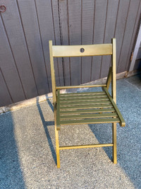 Folding olive painted wood chair