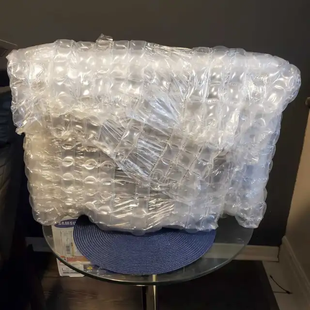 samsung 24 inch tv in TVs in City of Montréal - Image 3