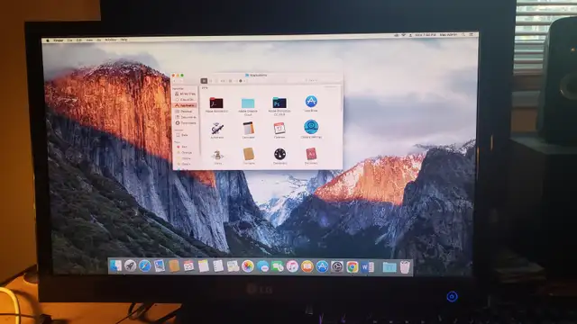 Mac mini (Early 2009) – Classic Apple Desktop – Working & Clean in Desktop Computers in City of Toronto - Image 5