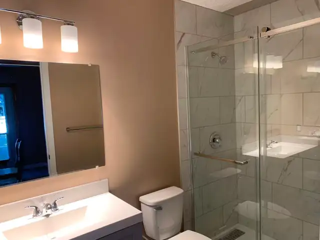 Spacious Main Floor Room in Banff Trail close to UC/SAIT