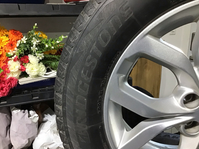 Land Rover rims with winter tires in Tires & Rims in Bedford - Image 3