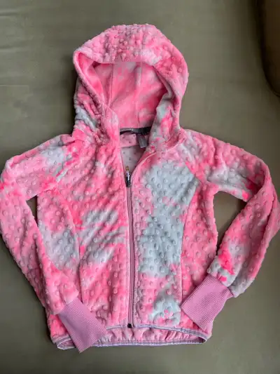 Four pieces of Triple Flip kids clothing size 2 (size 7-8), View more