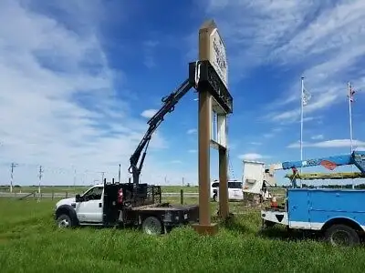 ANTENNA TOWER- INTERNET TV TOWER- RADIO TOWER- CRANK UP TOWER in Other in Calgary - Image 8