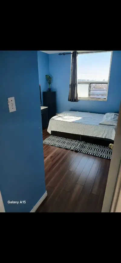Room for rent in a 2 bedroom condo. clean spacious and bright no parking available only visitors. $9...
