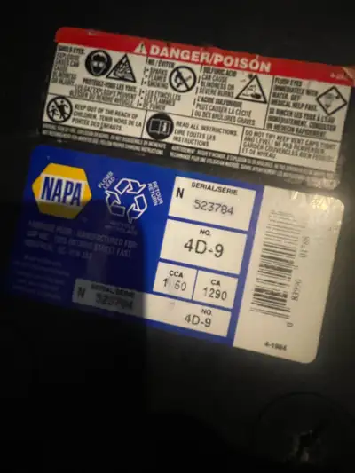 Selling a 12v battery 1050 CCA 1290 CA length 12.5 in width 8.625 in hight 9.875 in selling for $160...