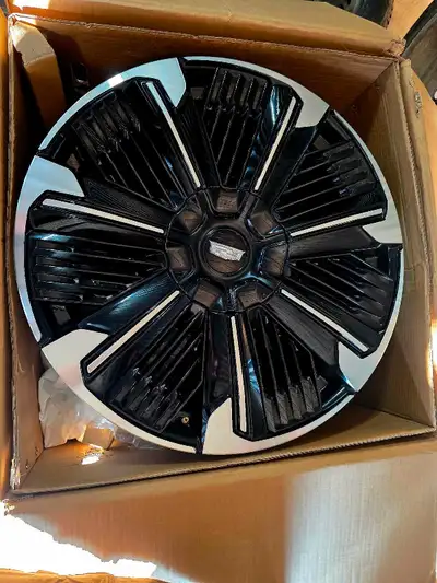 Set of 4 rims Taken off a 2025 Cadillac IQ EV Electric Escalade Rims are in excellent condition They...