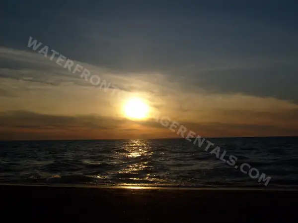 Executive Beachfront Cottage - Lake Huron - Ipperwash Beach in Ontario in Canada - Image 4