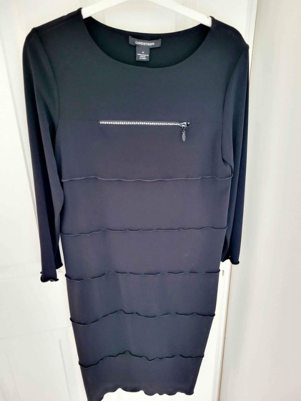 New Linda Lundstrom Black Fitted Stretch Dress Knee Length Lrg in Women's - Dresses & Skirts in Markham / York Region