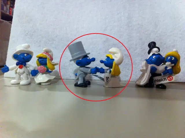 Smurfs - New 2016 Groom and Bride Smurf Pair632349885473291212