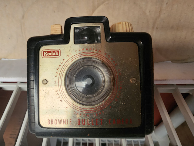 Kodak Brownie Bullet Camera Very Rare ColectablePortable Camera in Cameras & Camcorders in Windsor Region