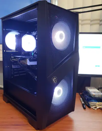 Ordinateur "Gamer" MSI Codex R2 Gaming Desktop PC, View more