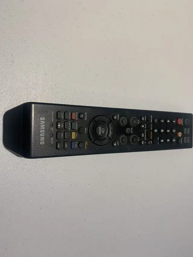 For sale: Samsung TV remote control unit in General Electronics in City of Toronto - Image 2