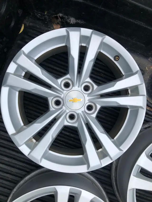 Mags roues Equinox 17 po in Tires & Rims in Rimouski / Bas-St-Laurent - Image 2