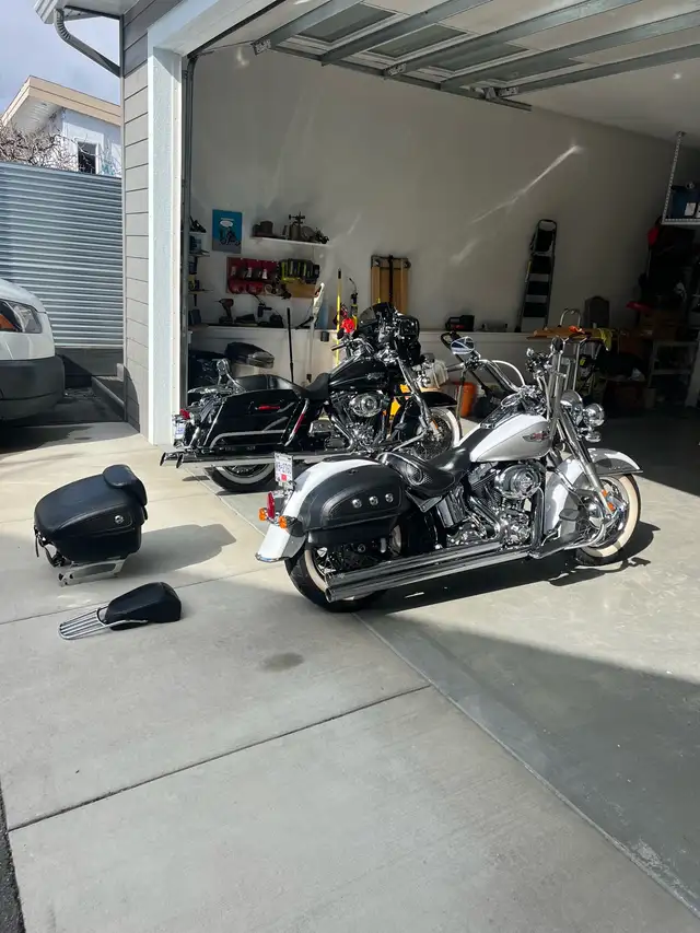 Beautiful 2008 one owner Harley Davidson deluxe in Street, Cruisers & Choppers in Kelowna - Image 6