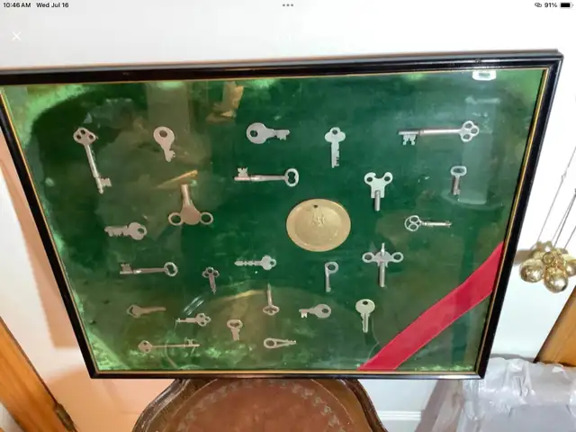 Collection of Ant/Vt Keys & Bronze Medallion Bangkok Thailand63235014280065120