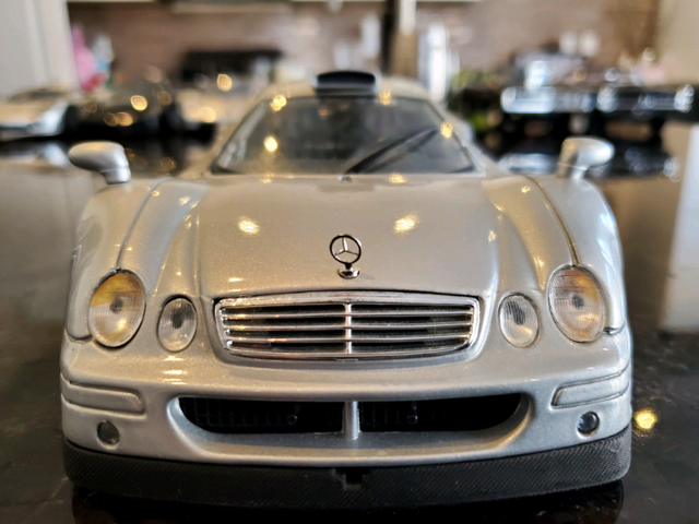 1:18 Diecast Maisto Mercedes-Benz AMG CLK-GTR Street Ver in Arts & Collectibles in Markham / York Region - Image 4