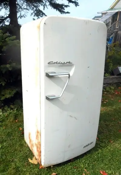 Ancien Frigo Rétro, Réfrigérateur Non-Fonctionnel - Armoire, View more