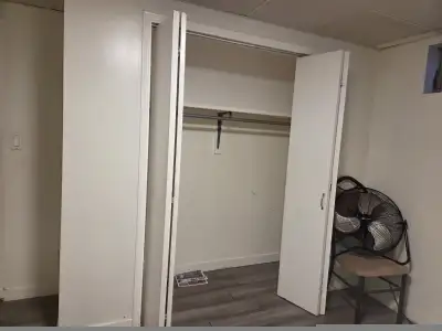 1 bedroom basement for rent in Maple north. Includes- Private Full size washroom, Wifi, Hydro, Laund...