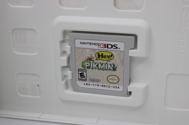 HEY! Pikmin - Nintendo 3DS (# 4952) in Nintendo DS in City of Halifax - Image 3