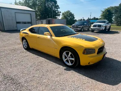 2006 Dodge Charger Daytona R/T Top Banana Yellow Number 32 of 250 made in 2006 127,000 km $20,000 OB...