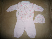Girls outfits/sets (pants/tops/hats) size 3-6 months