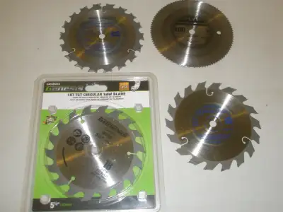 4 Lames de scie circulaire 5-1/2 po.,3 usagées-1 neuve,AUBAINE., View more