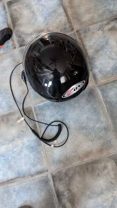 I'm selling a used VOX heated helmet featuring a sleekblack design and a built-perfect for riders. T...