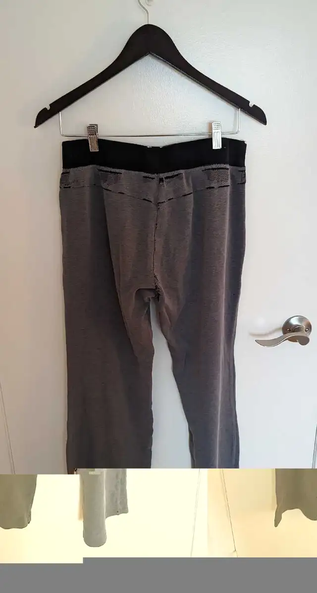 Women's Columbia Sweatpants - Size Medium in Women's - Bottoms in City of Toronto - Image 4