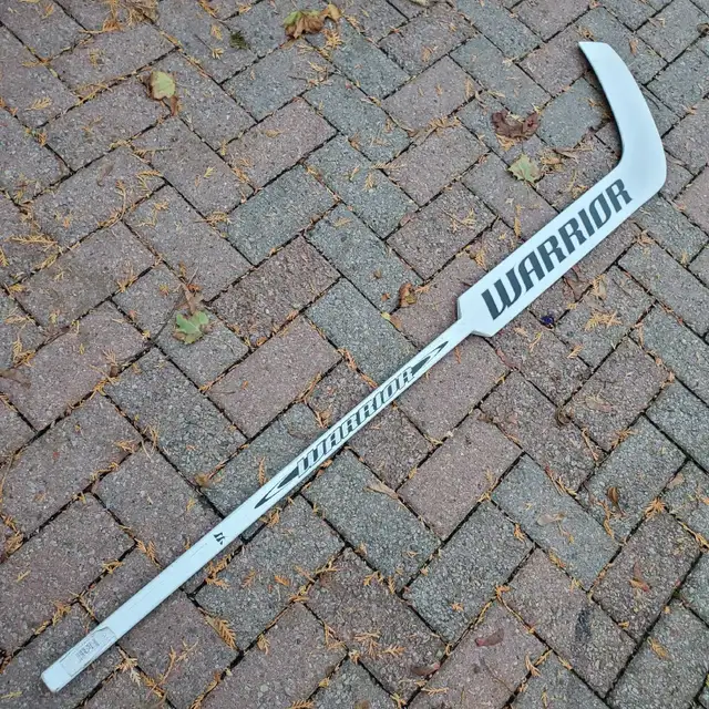 Jr. WARRIOR Goalie Hockey Stick  in Hockey in Barrie - Image 7
