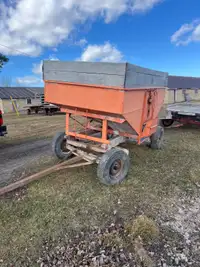 Used gravity wagon 10’ long