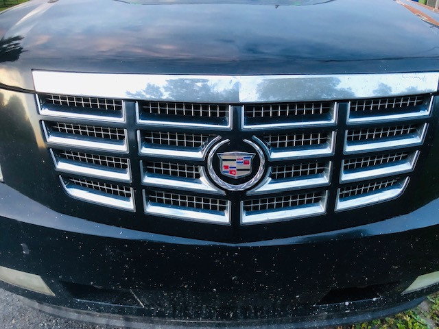 Cadillac Escalade 2010 – Toute équipée – 305000 km – 5 800 $ dans Autos et camions  à Granby - Image 3
