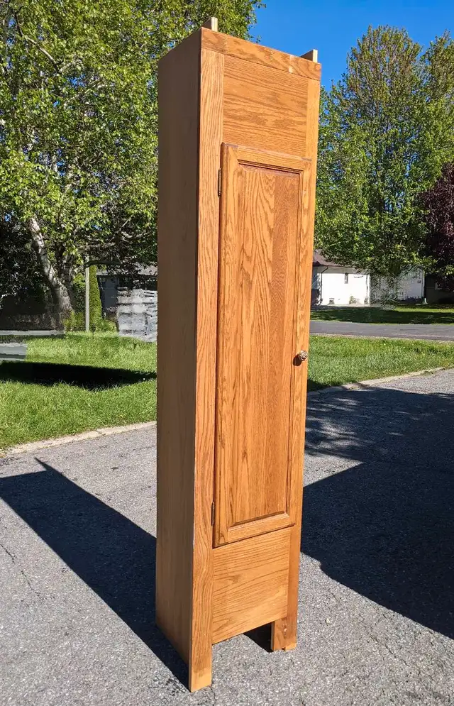 Oak Cabinet / Storage Unit / Pantry / Organizer / Entry Hallway63235093734275122