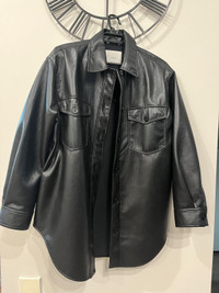 Aritzia ganna leather jacket (size s)