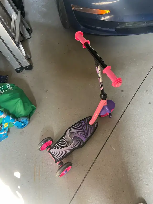 Trottinette enfant 3 roues in Kids in Laval / North Shore - Image 2