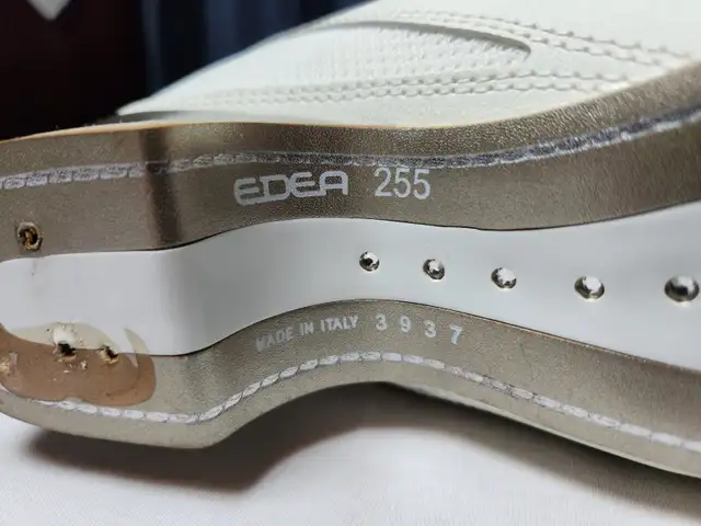 Edea Ice Fly ice skating boots - Size 255C - Excellent Condition in Skates & Blades in City of Toronto - Image 9