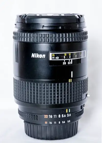 Nikon AF Nikkor 28-85 mm lens 1:3.5-4.5--F mount...immaculate !!, View more