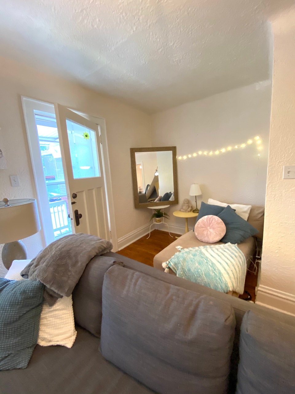 Main floor 2 bedroom apartment for rent in Hintonburg 3