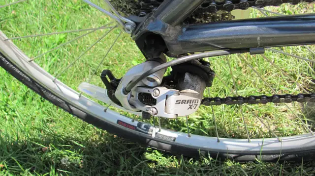 VÉLO CANNONDALE COMME NEUF PAYER $1200 in Road in Rimouski / Bas-St-Laurent - Image 5