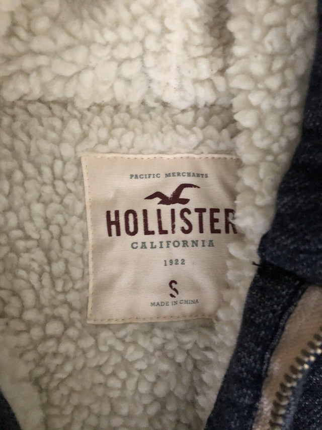 Hollister Sherpa - Lined Hoodie - Adult Small in Men's in Oshawa / Durham Region - Image 2