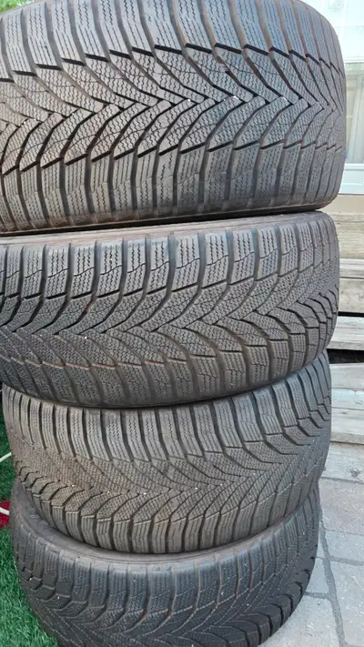 selling four 19 inch Nexen winter Tire for $650. 80% of tread remaining. tires have no patch or repa...