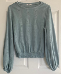 Suzy Shier blue blouse - small