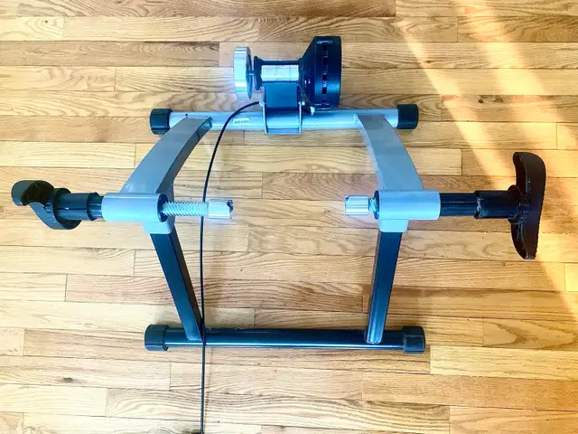 Indoor Magnetic Bike BicycleTrainer Stand 5 Level Resistance in Other in Ottawa - Image 7