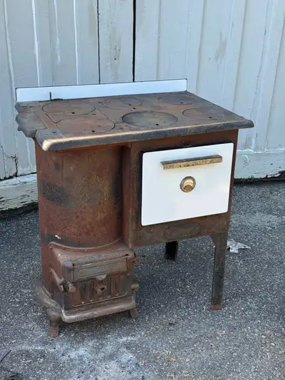 Antique Wood Burning Stove/Oven with accessories Guelph Stove Co, View more