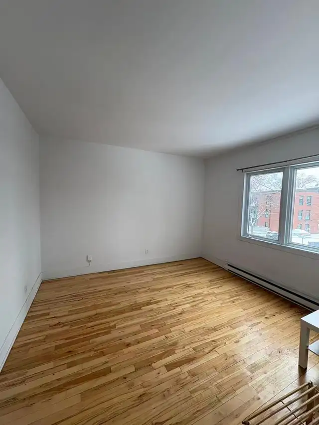 close to Angrignon metro 3 1/2 for rent