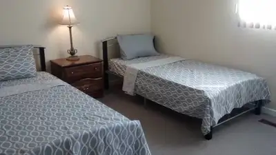 Furnished room for rent, 1 bedroom apartment - Sheridan College